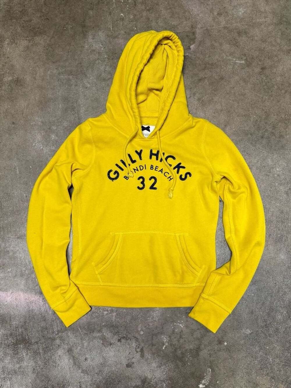Gilly Hicks Bondi Beach 32 Graphic Pullover Hoodie Yellow Size S